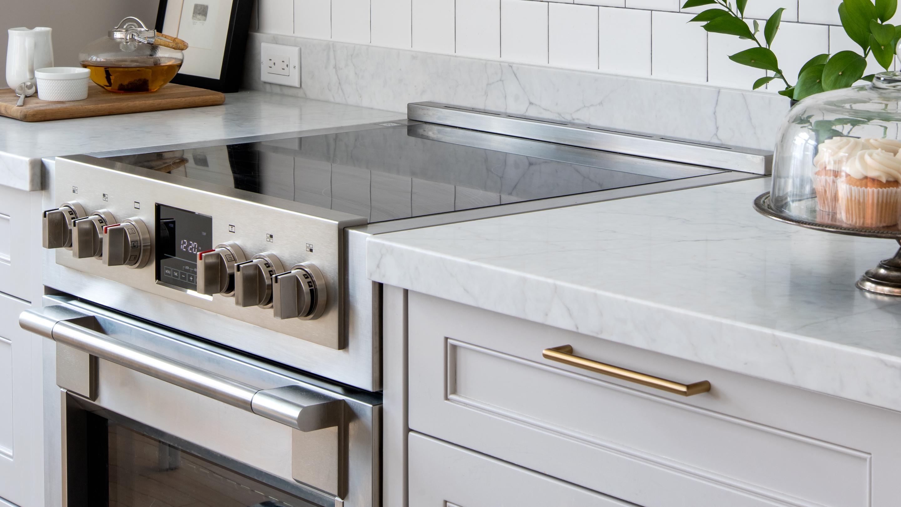 Induction range flush with countertops
